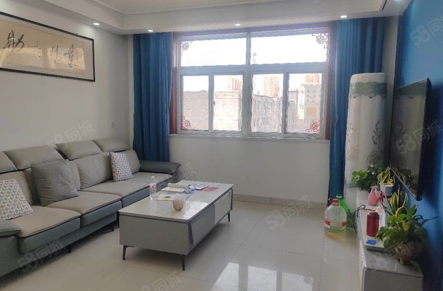 精装可拎包入住 南北通透 商品房 中间楼层采光好 小三居