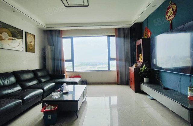 房东急售 东边户 精装三室双卫  中间好楼层 全天无遮挡