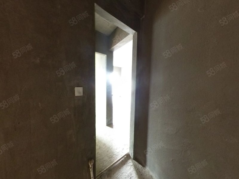 中航翡翠湾(公寓住宅)3室2厅2卫119.89㎡南北85万