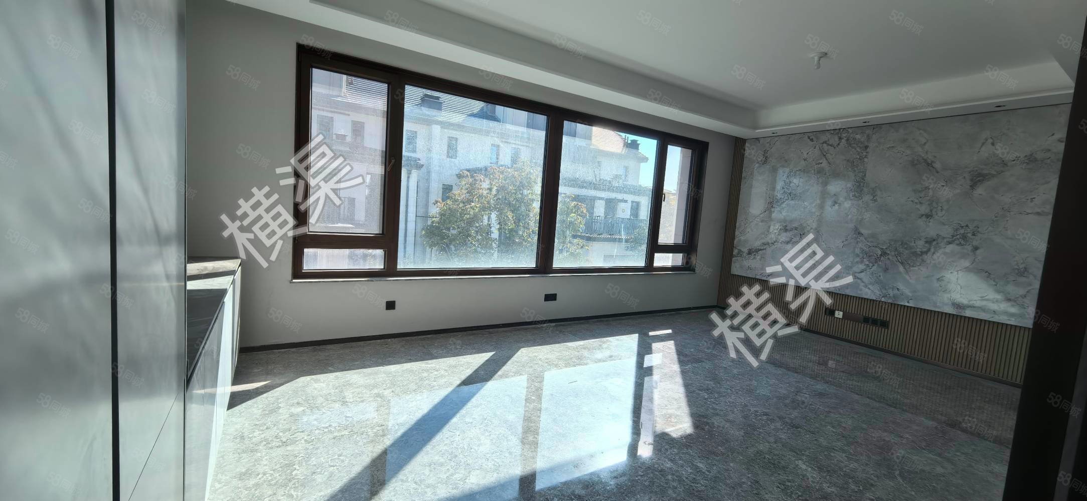 龍湖云河玉陛5室2廳3衛(wèi)266㎡南北1380萬