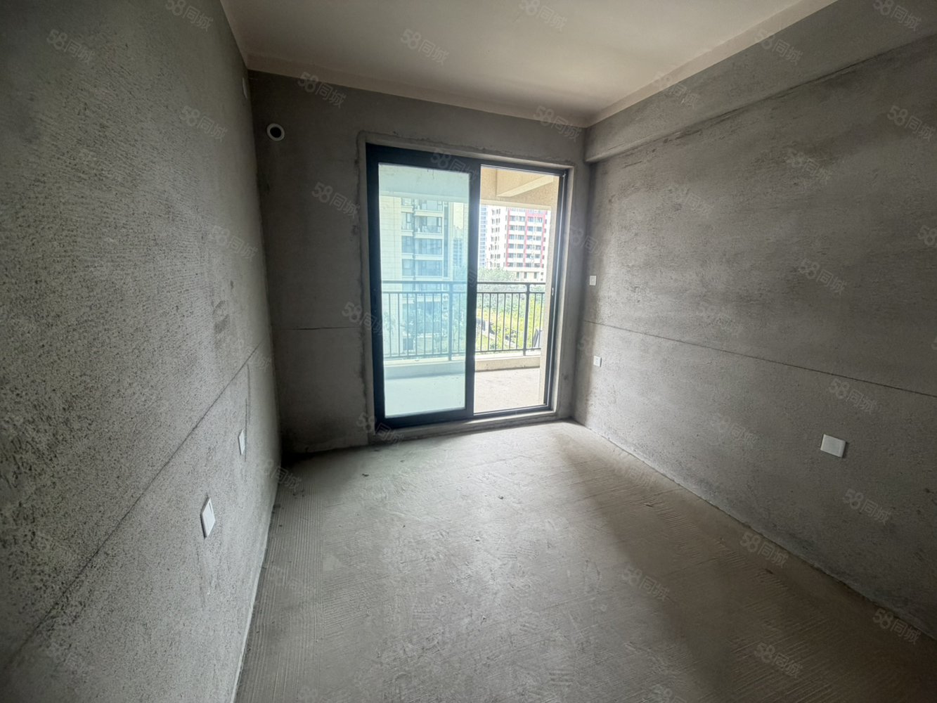 万达大都会公元3室2厅1卫104㎡南北50万