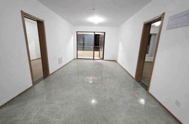 老文轩 闸口 带车位储藏室 电梯好楼层三叶草户型 新房未住