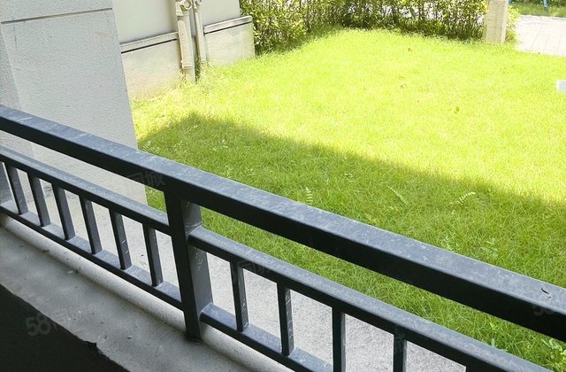 金融街仙湖悦府4室2厅137.68㎡84.9万二手房图片