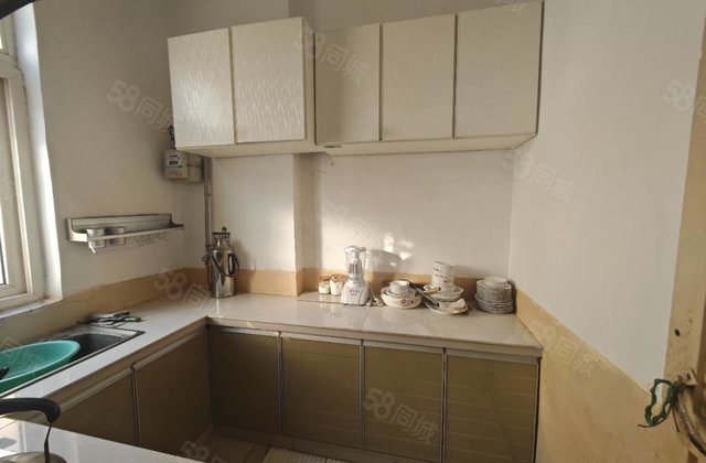 急卖,市中心位置,铁塔附近, 街,孝心一楼带院