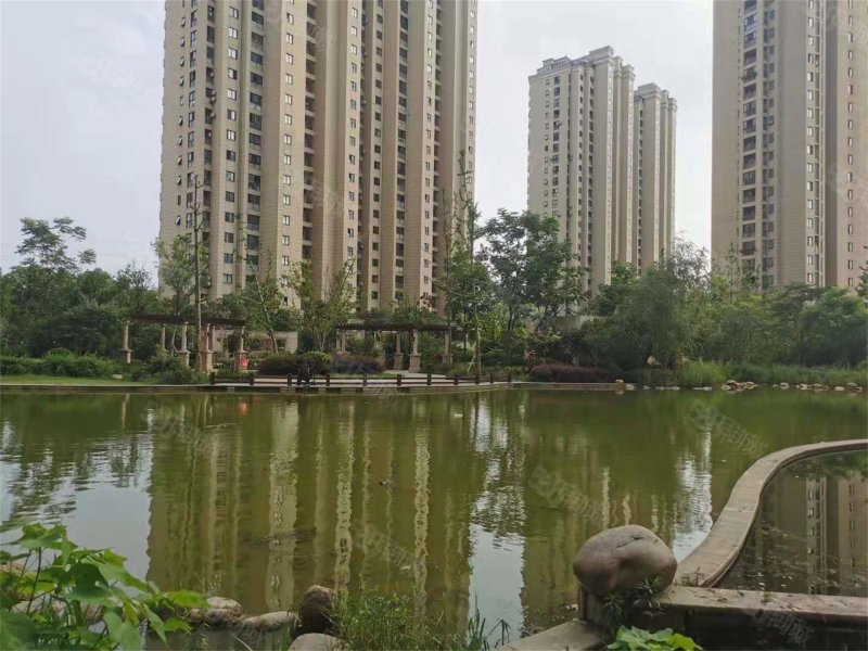 好楼层,看房方便,房东置换诚心出售,价格不飘,可以谈,碧悦湾-昆山58