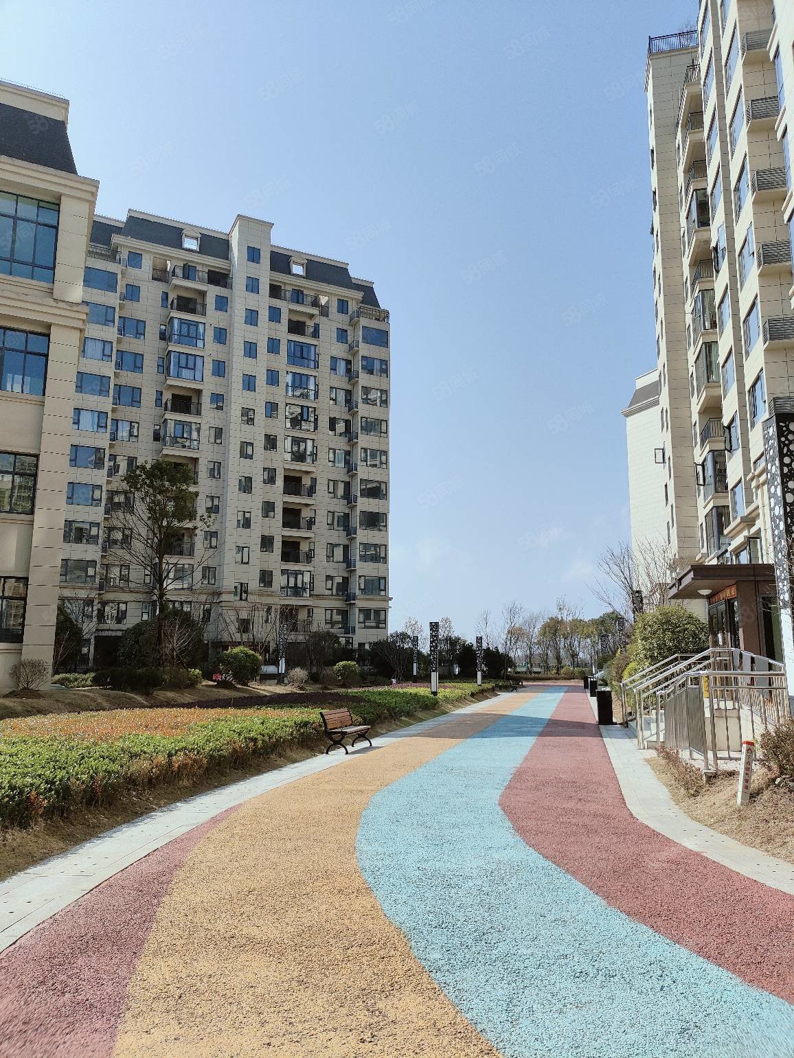 次新小区翡丽云邸价钱便宜产权清晰钥匙在手环境不错