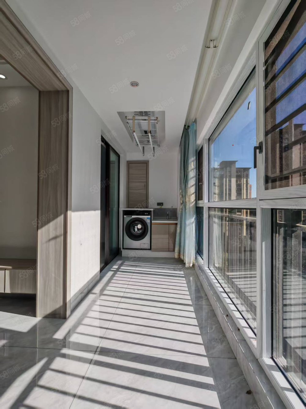 吾悦广场悦湖公馆3室2厅2卫125㎡南北88万