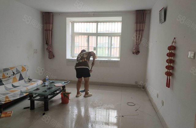 急售水岸新城，新城邦边户，客厅带飘窗，带阳面车库有钥匙