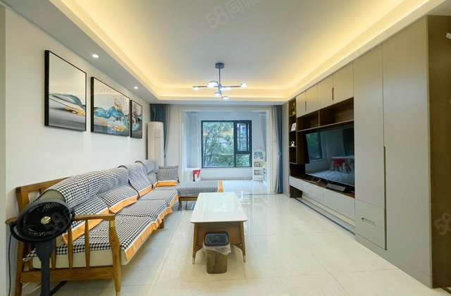 万科魅力之城4室2厅125.1㎡172万二手房图片