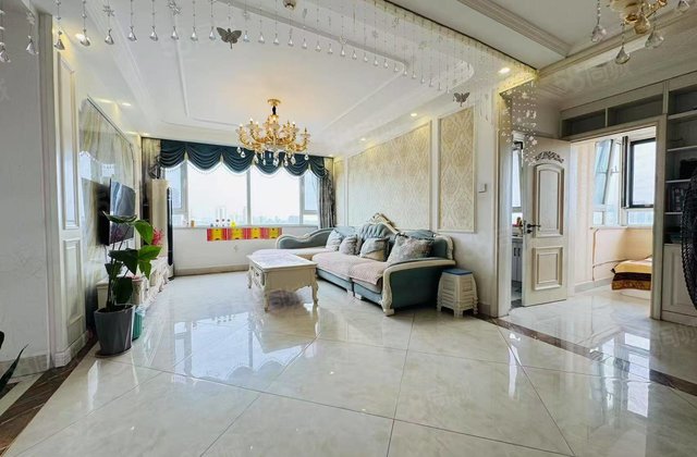 新水河畔 精装电梯房 四室两厅 免大税 看房方便