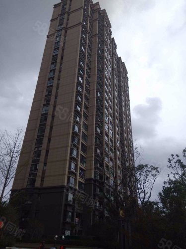 陆家高端小区,水岸香堤,精装两房,满两年,小区管理好!