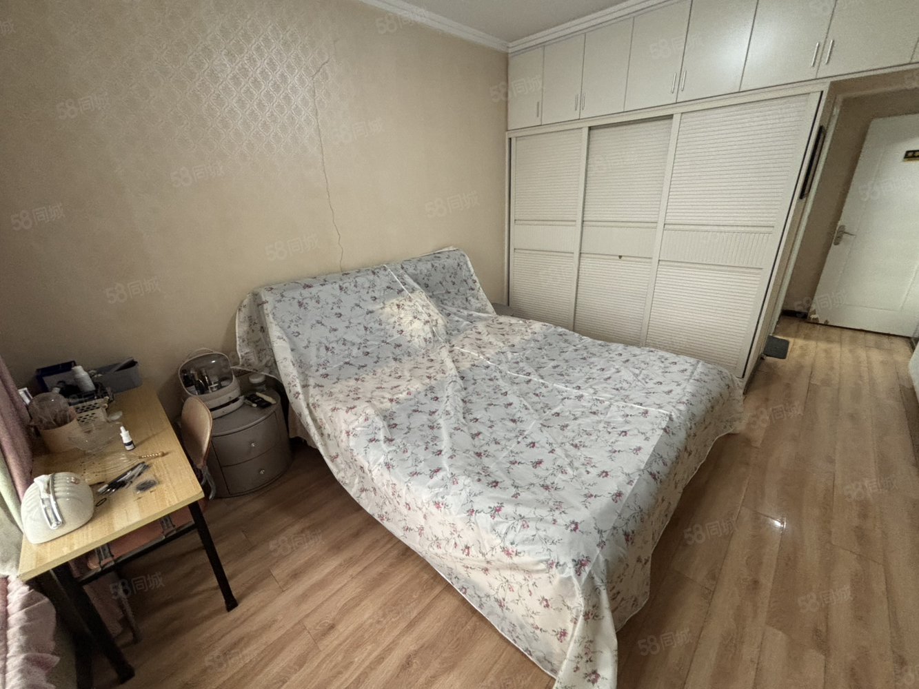 盛世东城4室2厅2卫135.5㎡南北59.8万