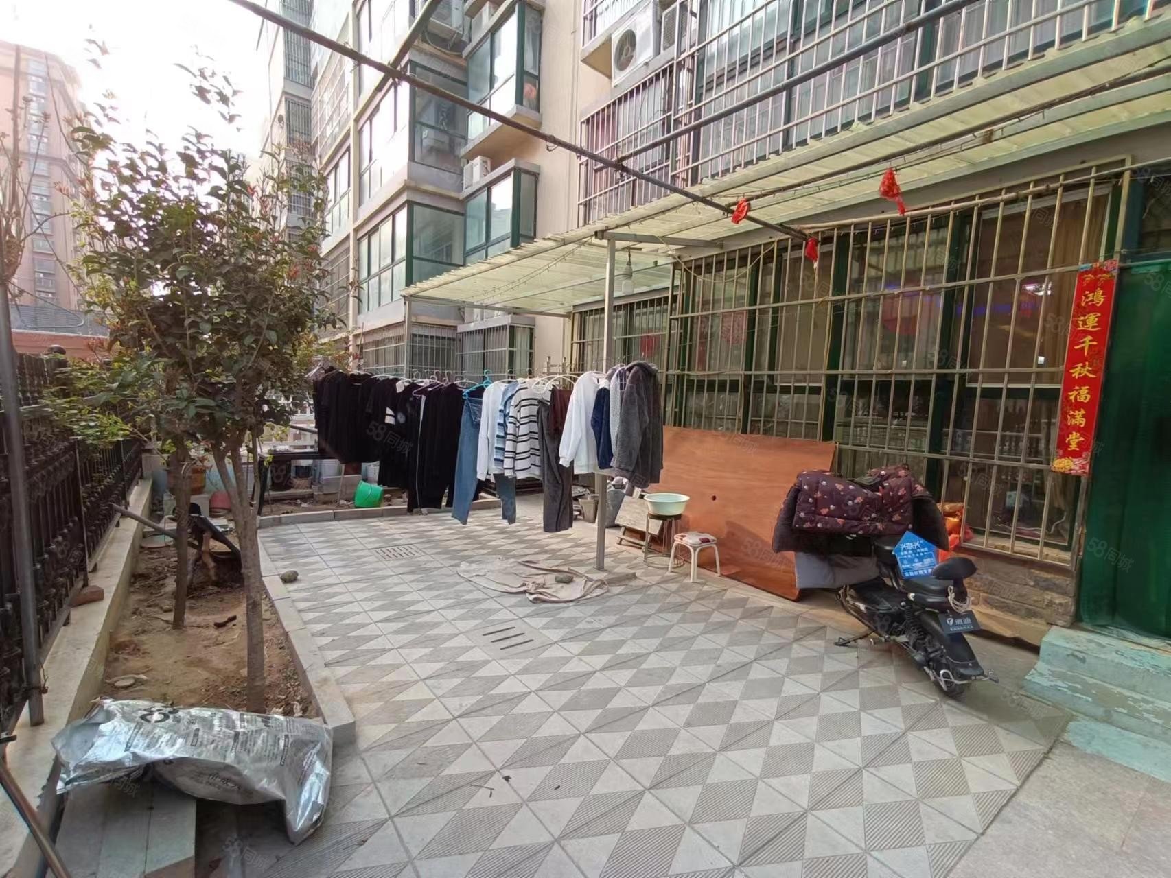 中堂府邸3室2厅1卫112㎡南北66万