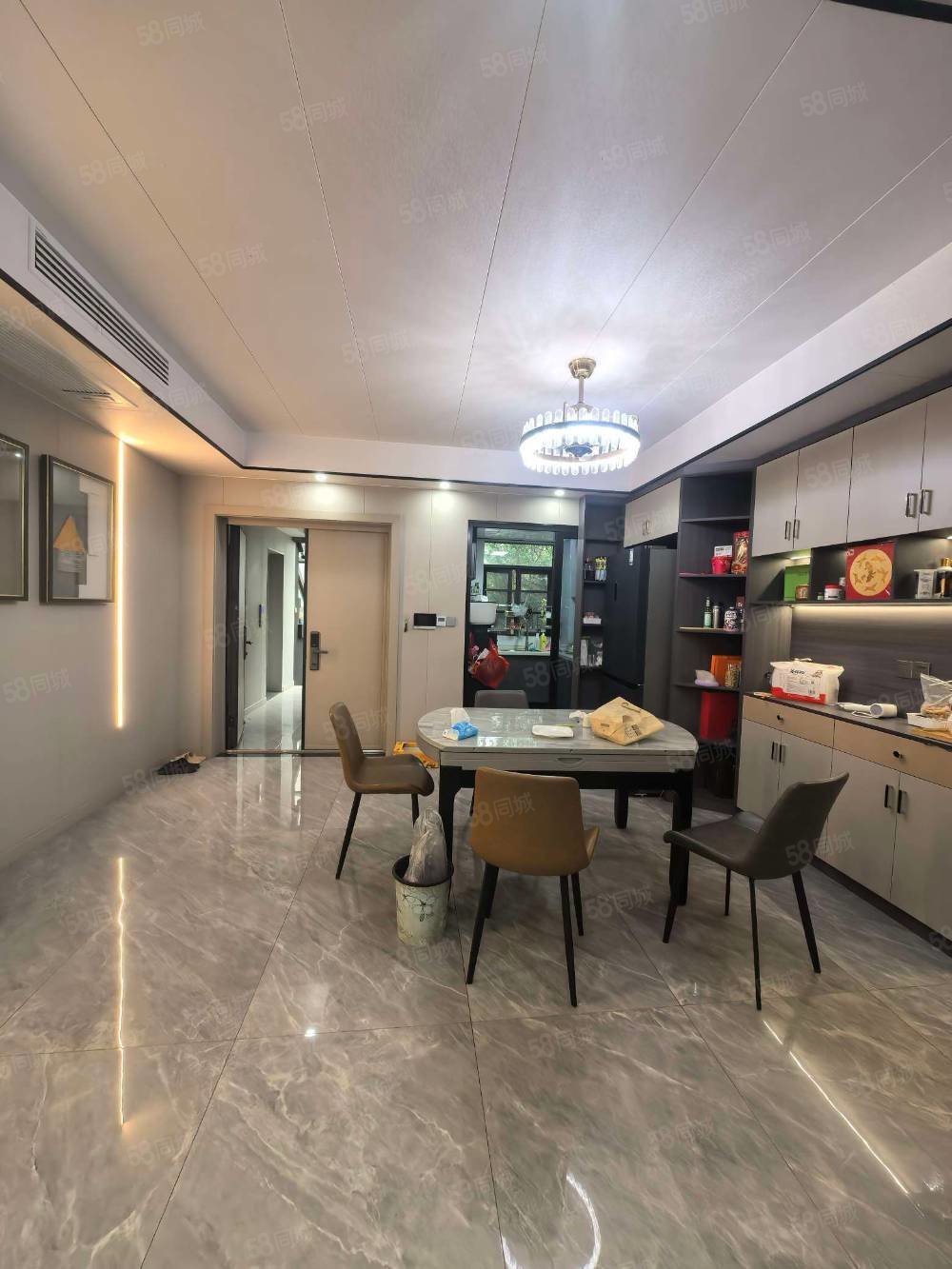 港中旅公元6室2厅3卫180㎡南北199万