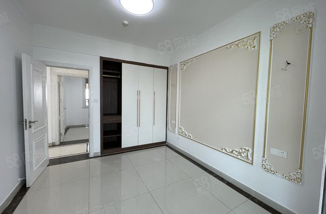 急售，星光清水湾，三室一厅一卫，带车位，精装修免大税