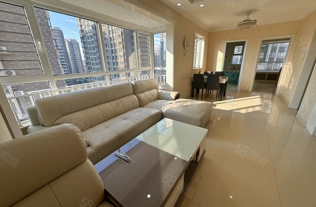 阿卡四期精装边户 采光好 户型好 三室两厅 急售