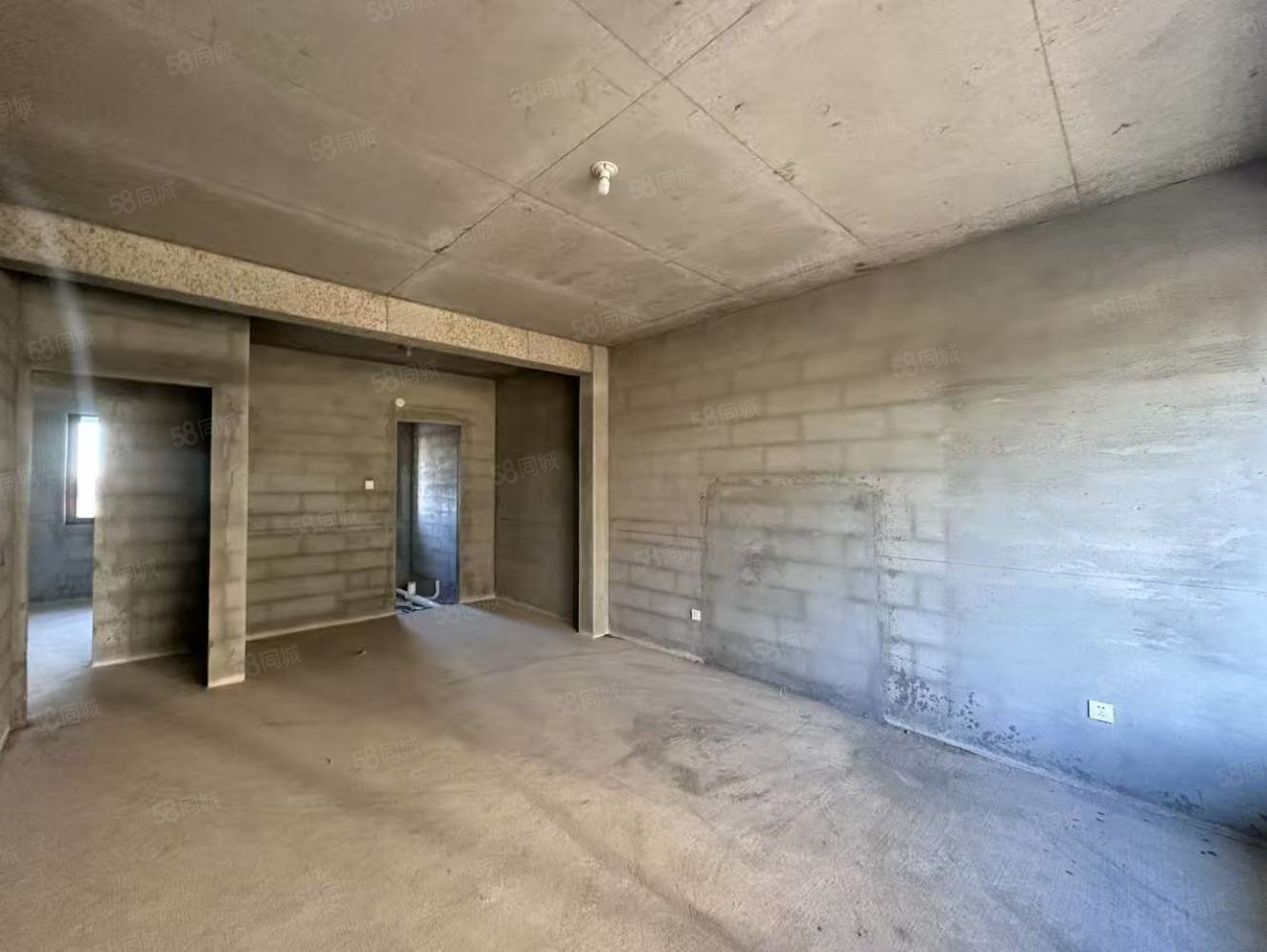 华韵锦园3室2厅2卫152㎡南北90.89万