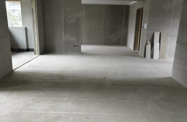 天桐悦4室2厅143.7㎡229万二手房图片