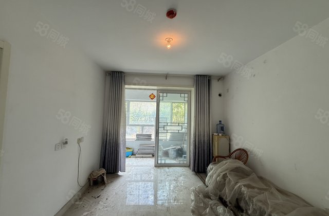 急售阿卡六期 新房未住 两室带院 随时看房