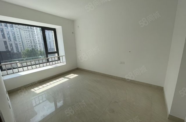 新上边户洋房！锦绣观邸！三叶草户型！赠双车位！赠储！免大税！