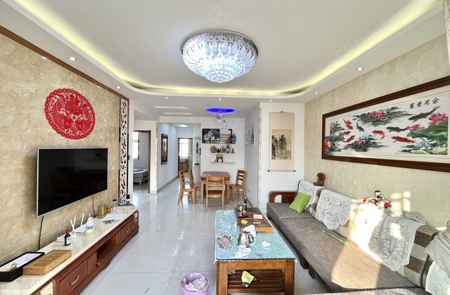 莲湖花园带车位储藏室免大税！精装修一梯两户低公摊！随时看房！