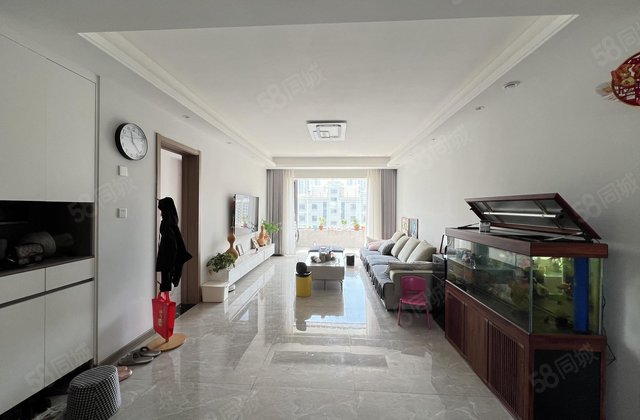 莲湖新城精装洋房，三叶草户型，免大税送车位储藏室