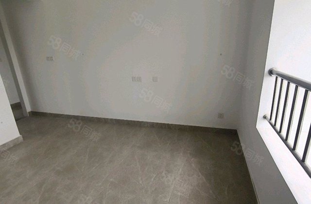 莲湖新城时代美境 带车位储藏室免大税 三叶草户型 可按揭