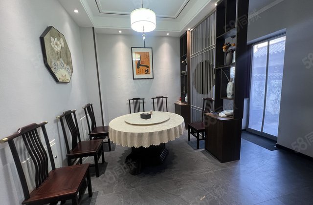 光岳府 环境优美 精装修 密度低 南向采光好 近医院