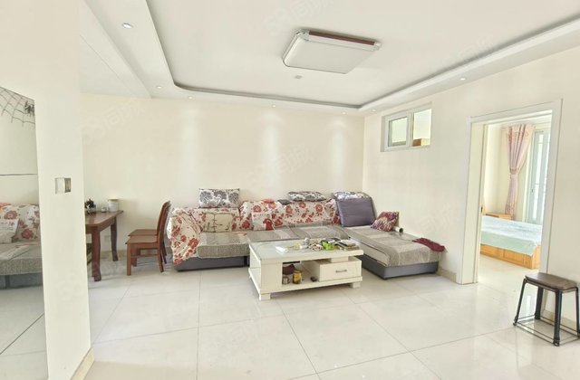 水岸新城大三室精装费用低位置好看房方便急急急