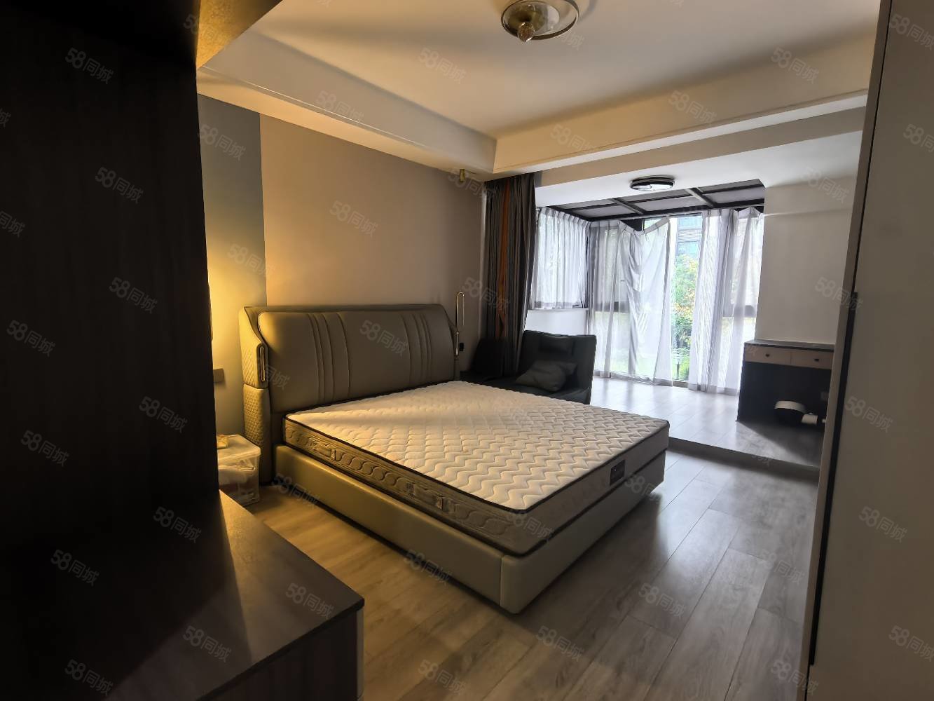 港中旅公元6室2厅3卫143㎡南北189万