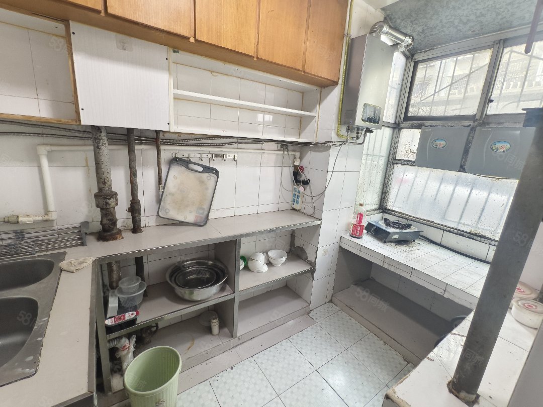 沿河小区2室2厅1卫60㎡南42万