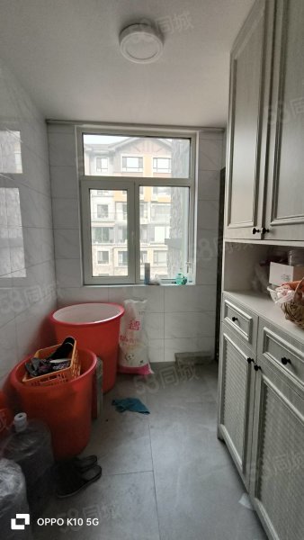 中东班芙小镇3室2厅2卫127㎡南北78.8万
