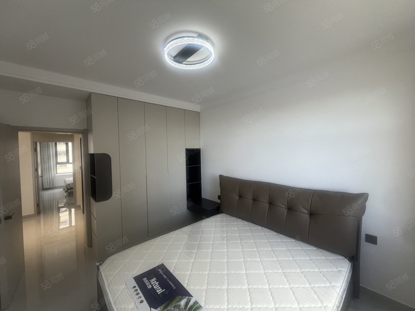 东方国际2室2厅1卫104㎡南北53.5万