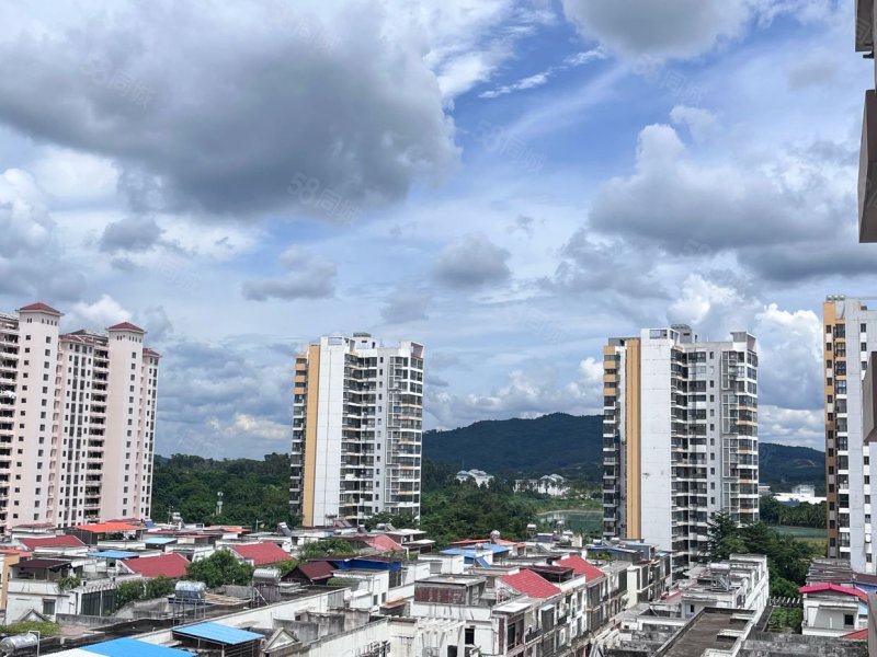 南洋广场1室2厅1卫66㎡南35万