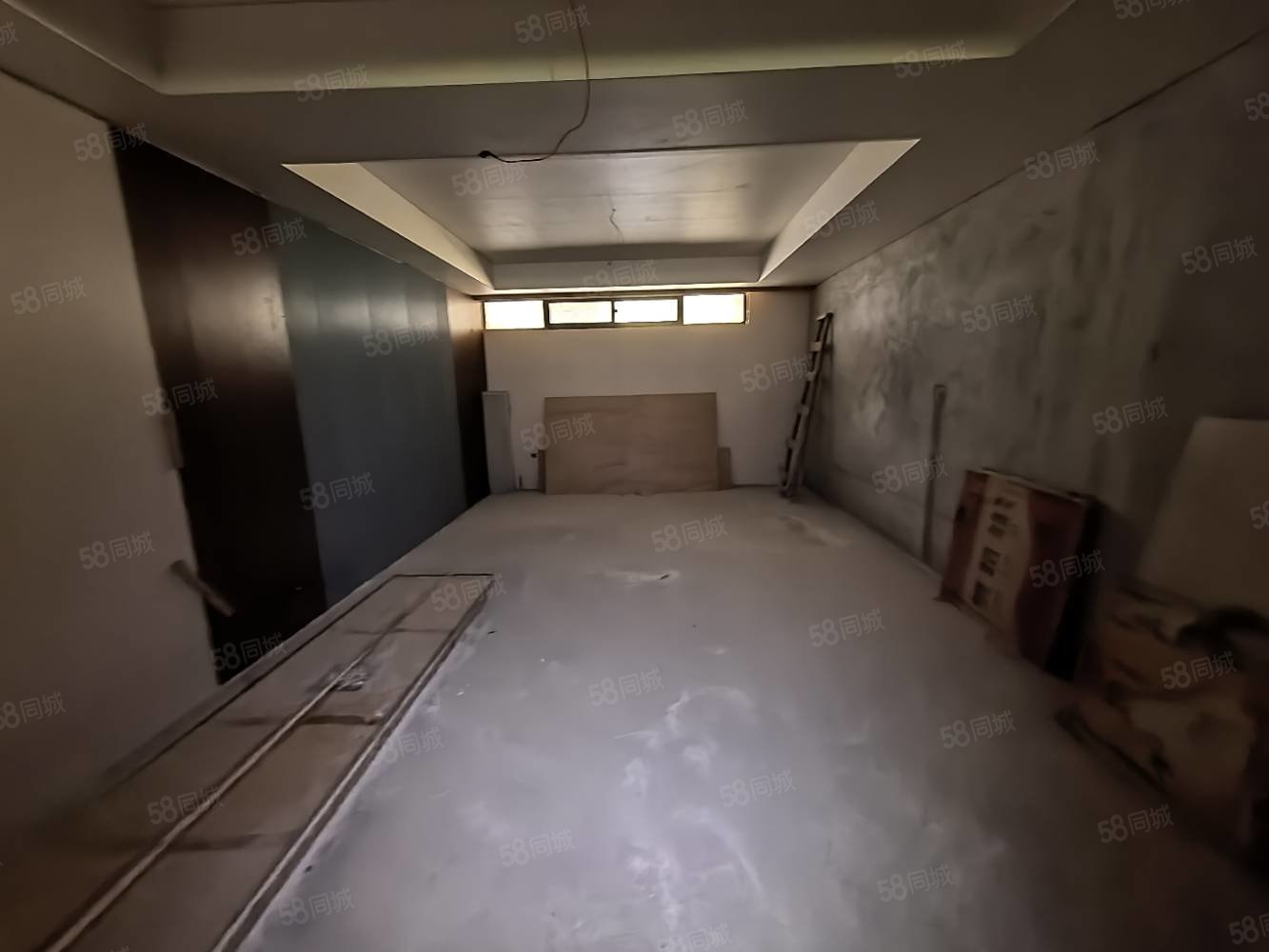 北湖湾8室2厅5卫215㎡南北200万