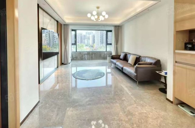 宁波湾星钻4室2厅171.23㎡550万二手房图片