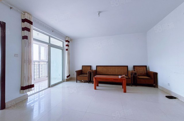 西湖馨苑 高绿化 南北通透 有电梯 近医院 中间楼层 商品房