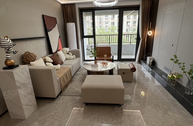 百合新城旁桃李天悦精装4室带车位储藏室