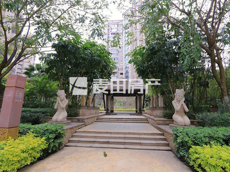 中骏蓝湾半岛3室2厅2卫145.58㎡东南538万