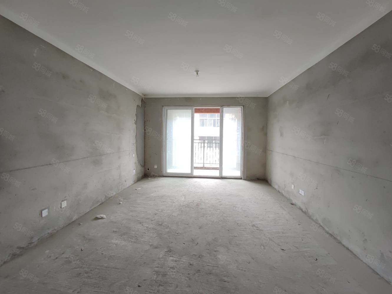 金大地时代公馆3室2厅2卫126㎡南北80万