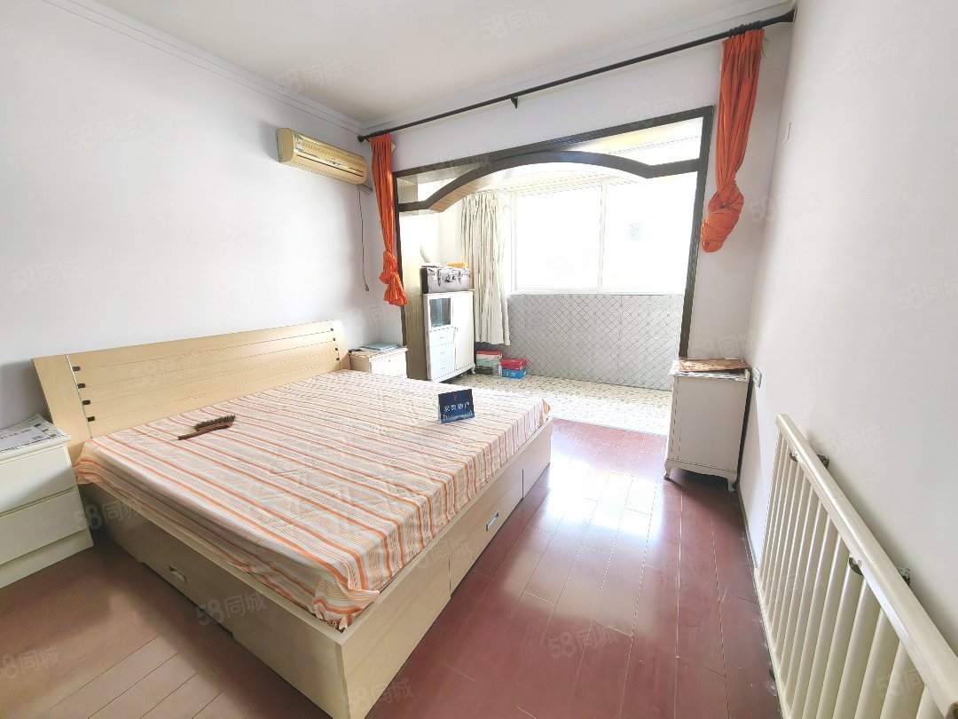 自然巷家天下小区3室2厅2卫138㎡南北46万