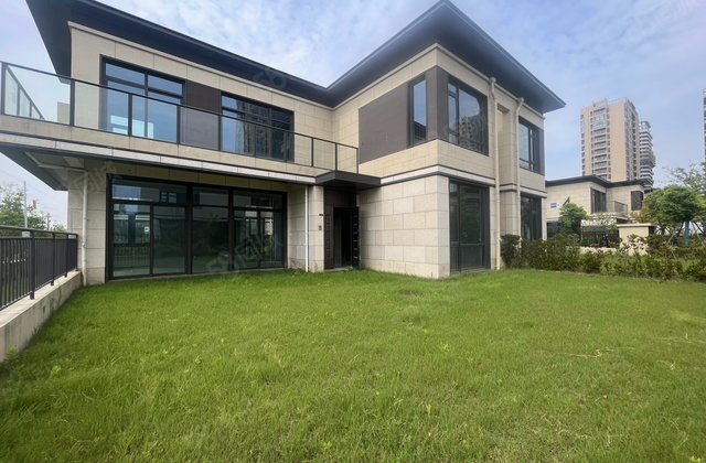 晨曦湾花苑(别墅)4室2厅265.04㎡157万二手房图片