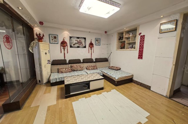 急售东昌中学～星光～单价5000多～三室送储～停车方便