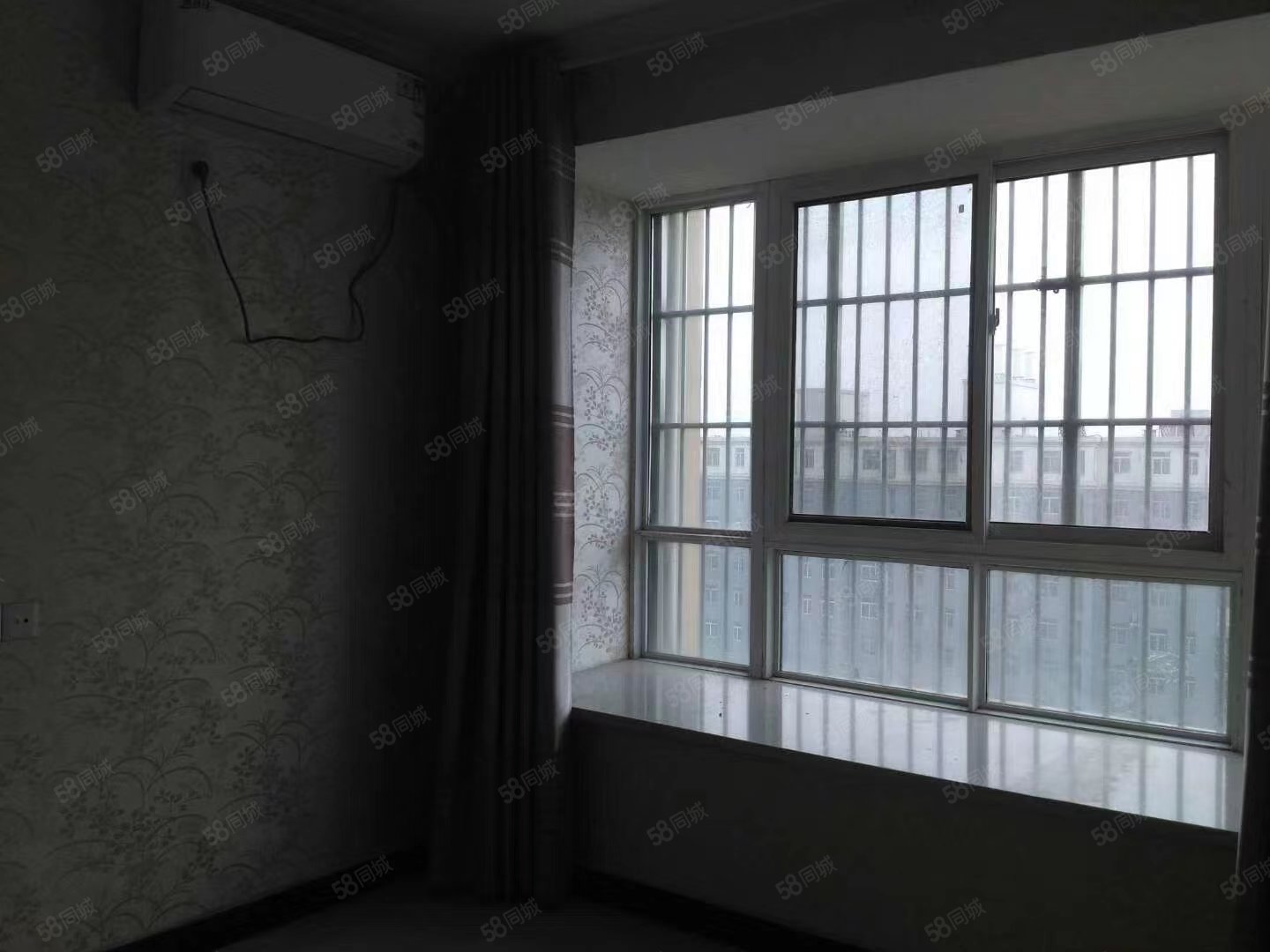 杉杉国际城2室2厅1卫78㎡南28.5万