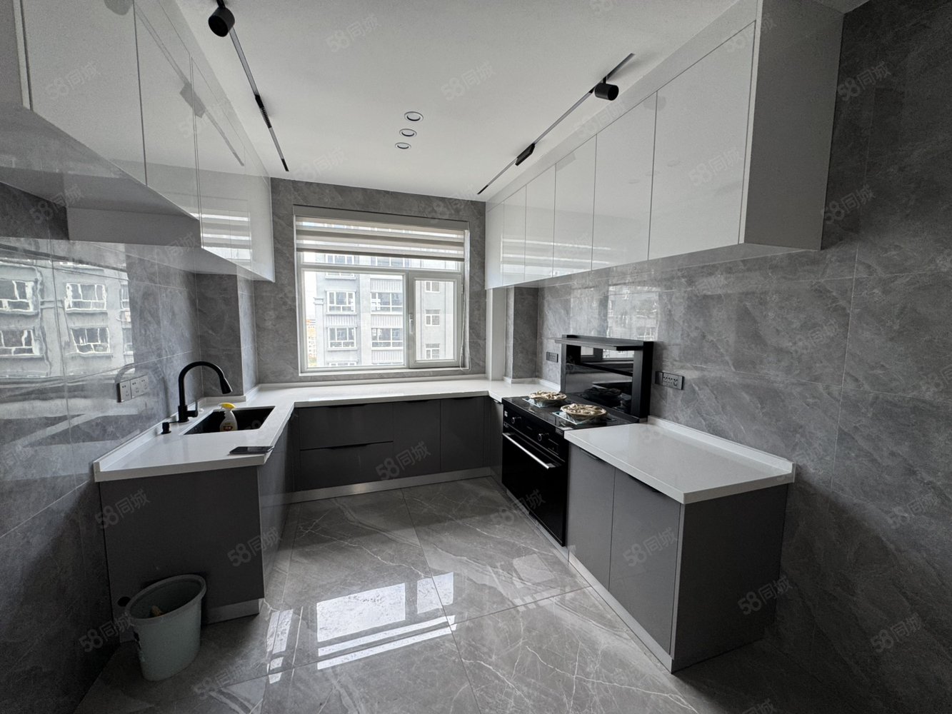 海龙新城3室2厅1卫120㎡南北76万