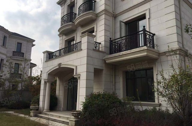 蠡湖一号 临湖独栋别墅 占地三亩 底价出售 赠超大花园一亩地