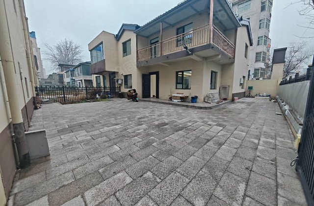 南山公寓5室2厅240㎡438万二手房图片