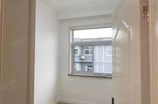 教育学院家属院 古楼景区内临湖 精装 价格可议 房东直卖