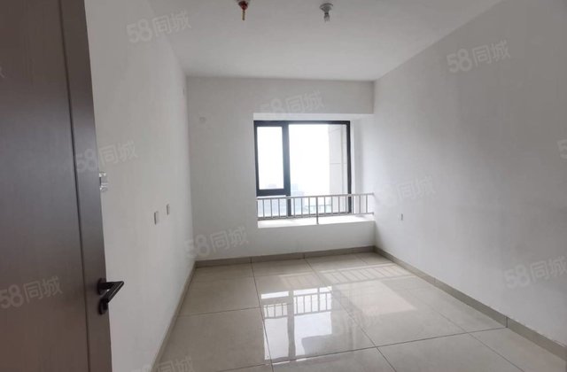 万达广场 高楼层采光充足 正规商品房 精装好房 近医院