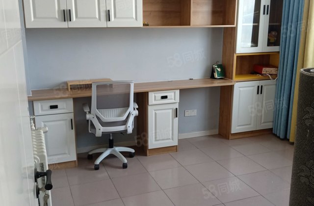 房东诚心卖  中间楼层  己满五年